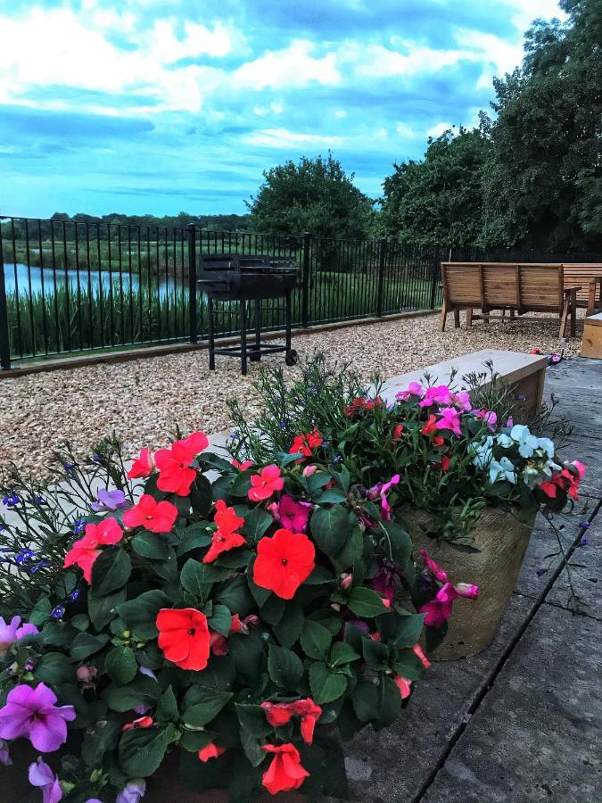 Bransford Farm Fishery & B & B Exterior foto