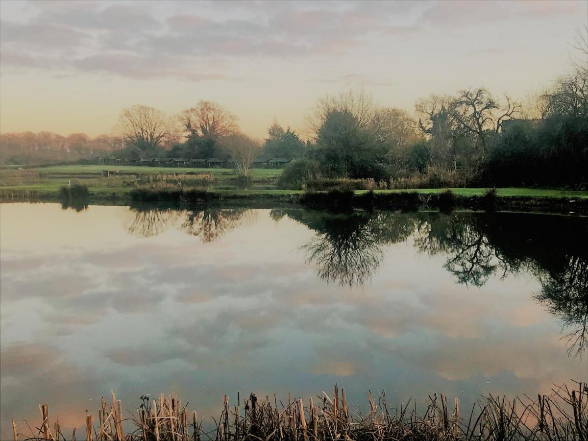 Bransford Farm Fishery & B & B Exterior foto