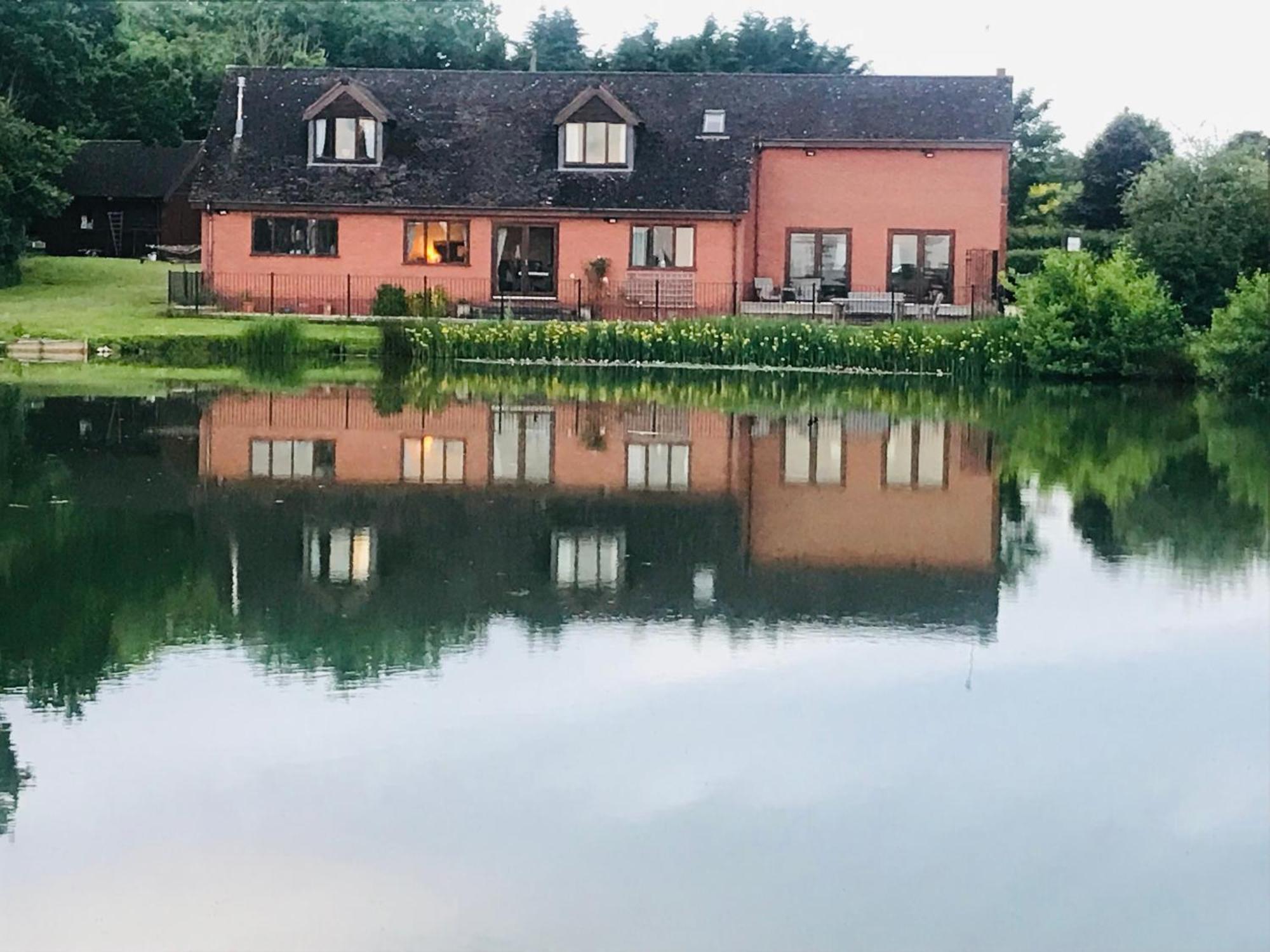 Bransford Farm Fishery & B & B Exterior foto